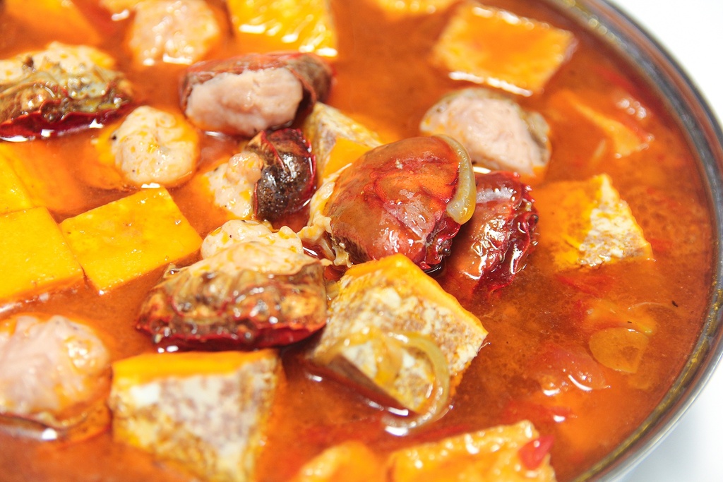 LẨU RIÊU CUA HẢI SẢN