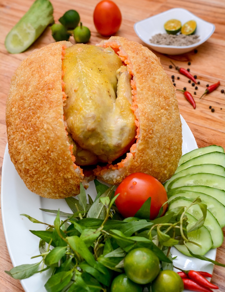 GÀ BÓ XÔI 2 MÀU ÔM TRỨNG HẠT SEN